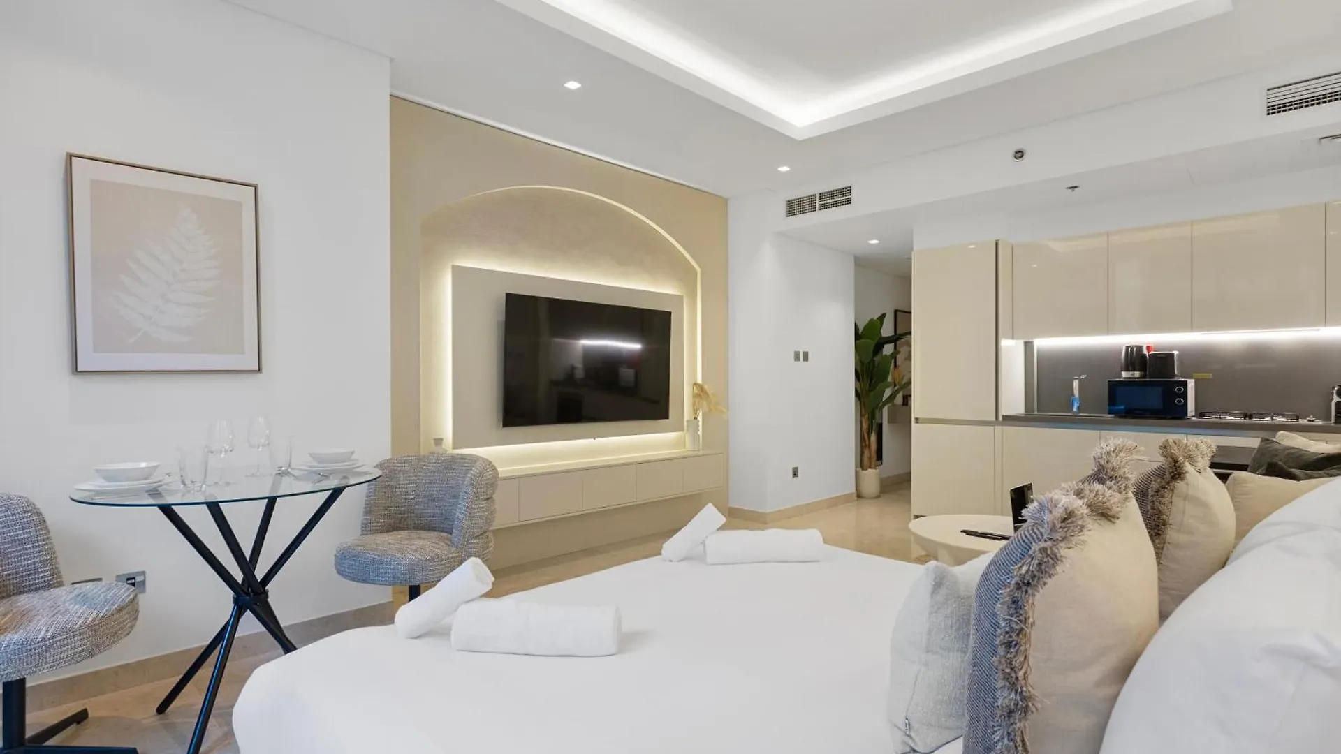 Luxury Living Studio In The Heart Of Business Bay Dubai Apartment